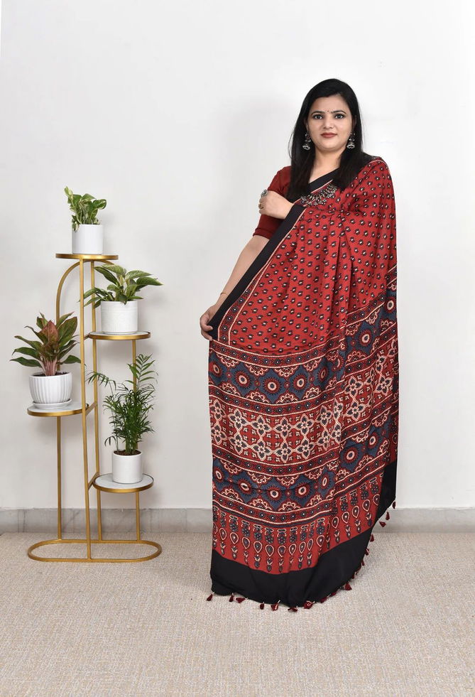 DF 188 Inspired Muslin Cotton printed Daily Wear Sarees Wholesale Price In Surat